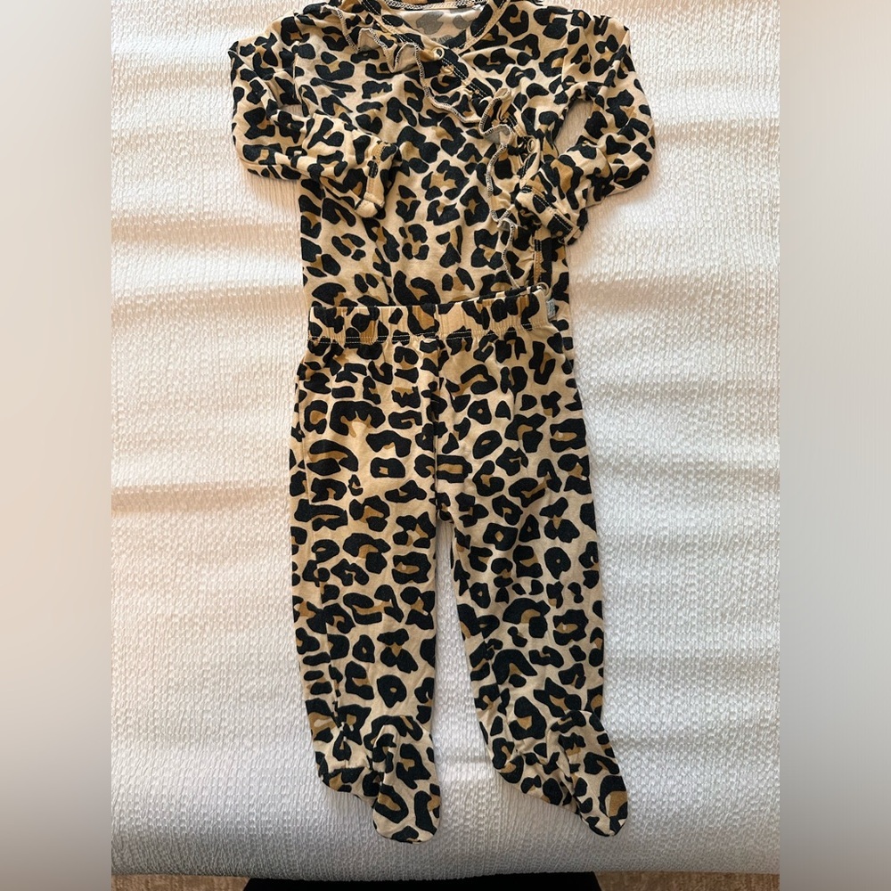 Posh Peanut Lana Leopard Ruffle Set - Picture 2 of 8
